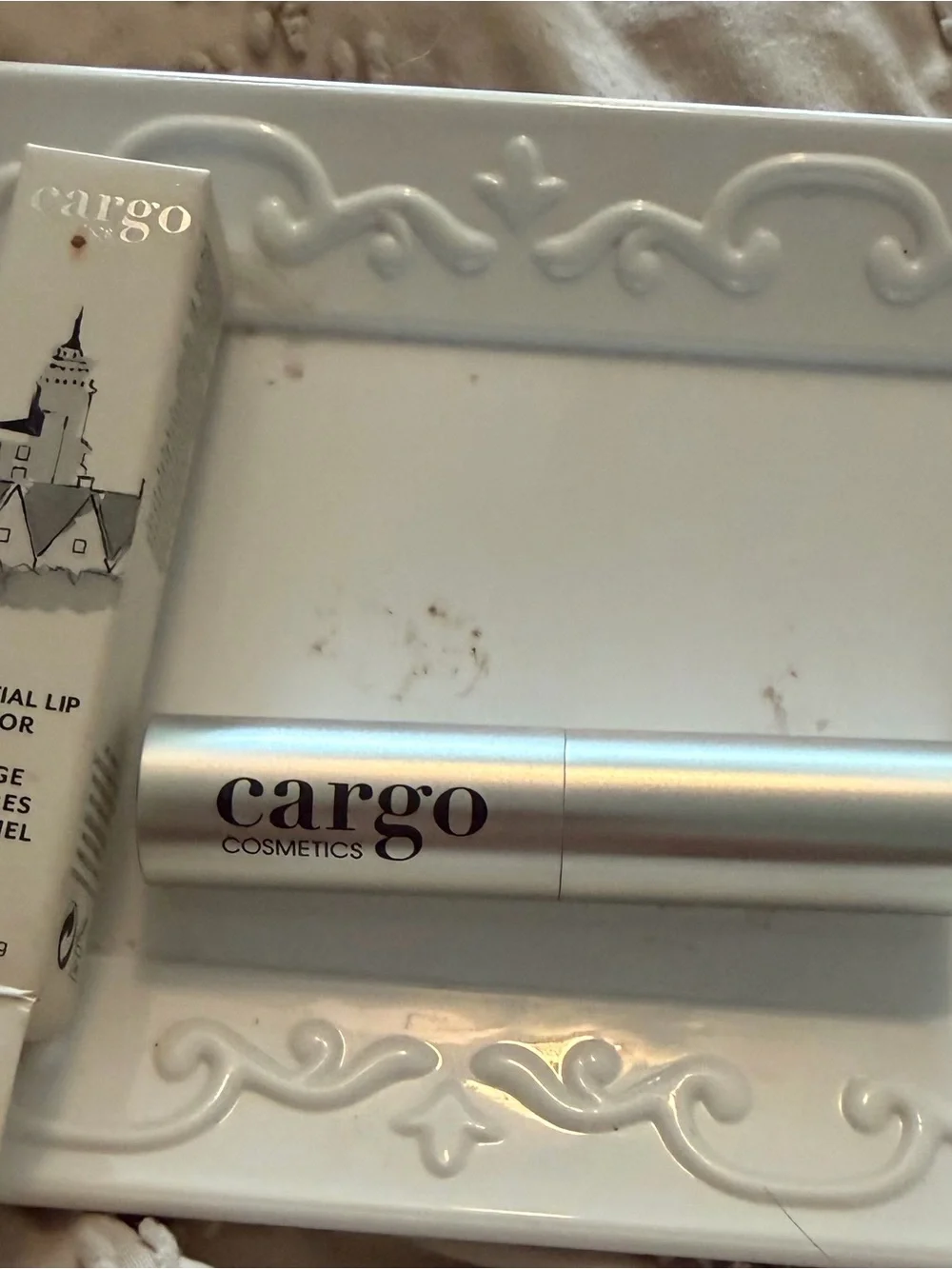 Laritzy illuminator and Cargo lip color
